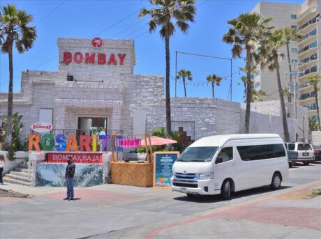 Día de Transporte en Rosarito en Van con Chofer