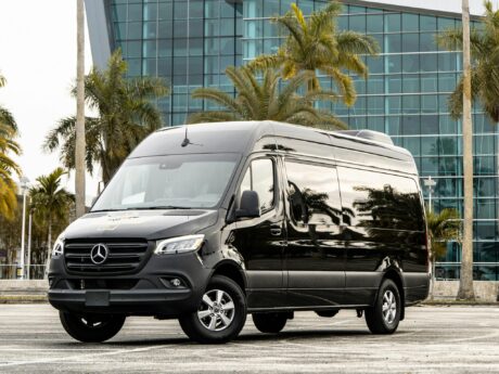 Transporte turístico privado en Van Sprinter con chofer, en Baja California