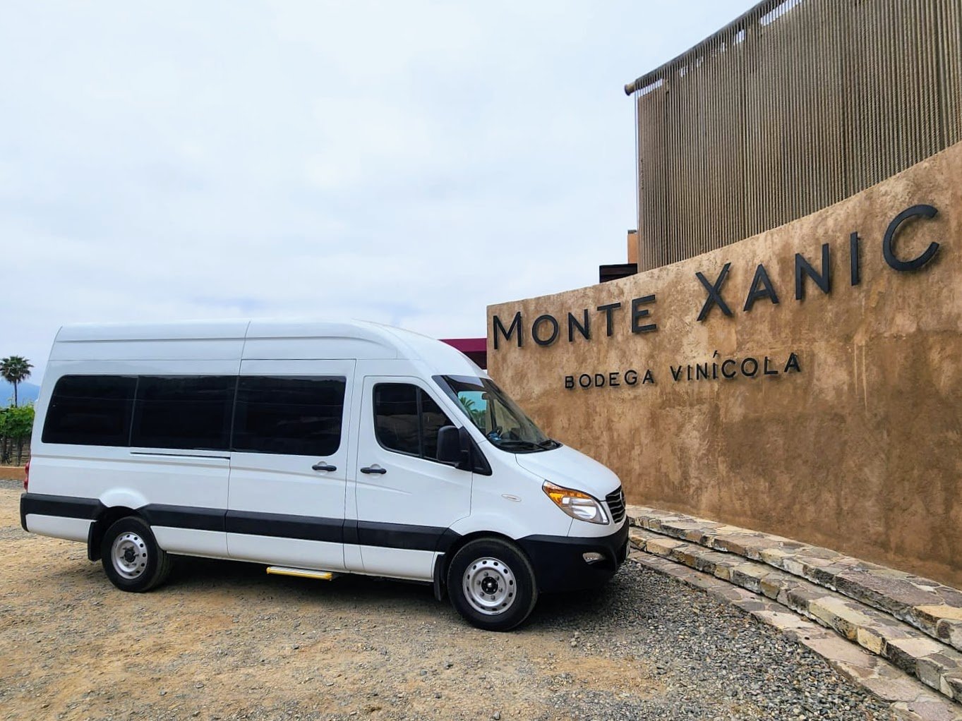 Transporte turístico privado en Van con chofer, en Valle de Guadalupe, Baja California